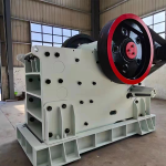 顎式破碎機(jī)電機(jī)一體化設(shè)計(jì)和分體式有什么不一樣？