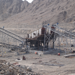 振動篩篩箱開裂、橫梁斷裂原因及改進方法